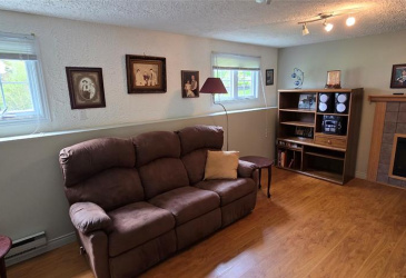 61 CRESTON BOULEVARD, MARYSTOWN, Newfoundland, Canada A0E 2M0, ,2 BathroomsBathrooms,Residential,For Sale,CRESTON BOULEVARD,5862