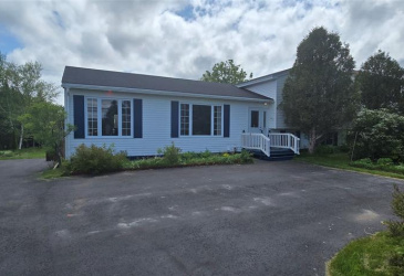 61 CRESTON BOULEVARD, MARYSTOWN, Newfoundland, Canada A0E 2M0, ,2 BathroomsBathrooms,Residential,For Sale,CRESTON BOULEVARD,5862