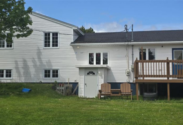 61 CRESTON BOULEVARD, MARYSTOWN, Newfoundland, Canada A0E 2M0, ,2 BathroomsBathrooms,Residential,For Sale,CRESTON BOULEVARD,5862