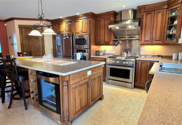 425-431 MAIN STREET, BURIN, Newfoundland, Canada A0E 1G0, ,3 BathroomsBathrooms,Residential,Sold,MAIN STREET,5868