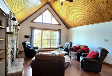 425-431 MAIN STREET, BURIN, Newfoundland, Canada A0E 1G0, ,3 BathroomsBathrooms,Residential,Sold,MAIN STREET,5868