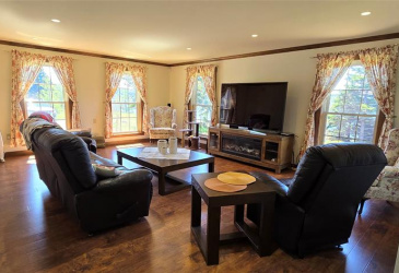 425-431 MAIN STREET, BURIN, Newfoundland, Canada A0E 1G0, ,3 BathroomsBathrooms,Residential,Sold,MAIN STREET,5868