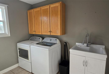 883 VILLE MARIE DRIVE, MARYSTOWN, Newfoundland, Canada A0E 2M0, ,2 BathroomsBathrooms,Residential,Reduced,VILLE MARIE DRIVE,5879