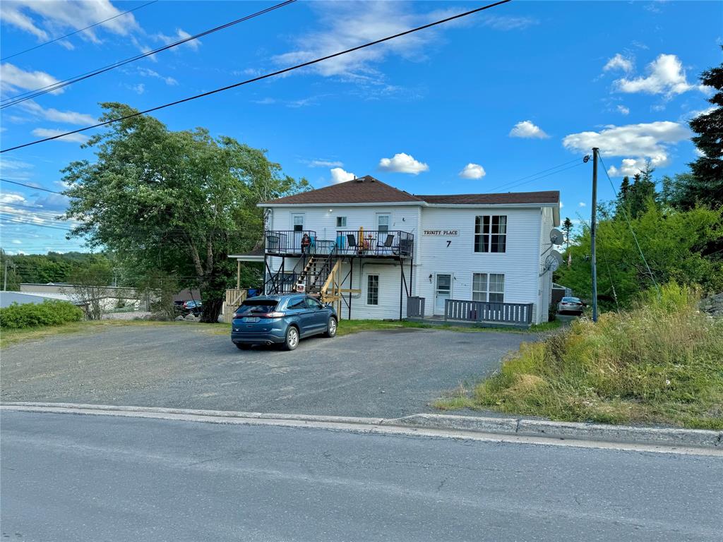 7 VARDY'S AVENUE, CLARENVILLE, Newfoundland, Canada A5A 2A4, ,8 BathroomsBathrooms,Residential,For Sale,VARDY'S AVENUE,5886