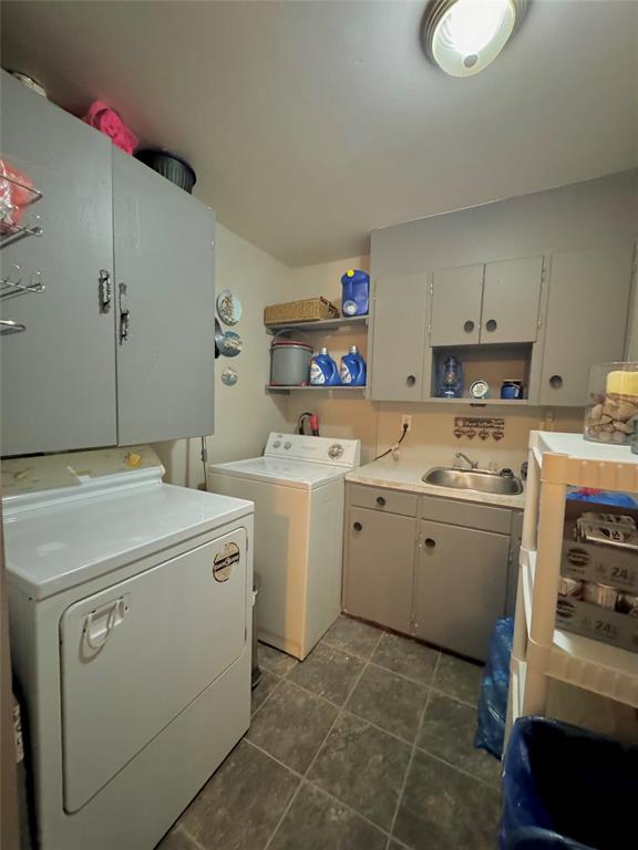 7 VARDY'S AVENUE, CLARENVILLE, Newfoundland, Canada A5A 2A4, ,8 BathroomsBathrooms,Residential,For Sale,VARDY'S AVENUE,5886
