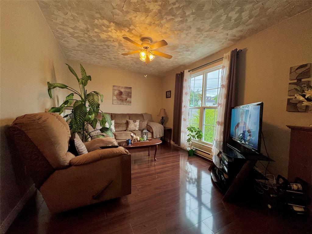 7 VARDY'S AVENUE, CLARENVILLE, Newfoundland, Canada A5A 2A4, ,8 BathroomsBathrooms,Residential,For Sale,VARDY'S AVENUE,5886