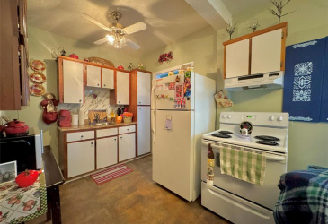 7 VARDY'S AVENUE, CLARENVILLE, Newfoundland, Canada A5A 2A4, ,8 BathroomsBathrooms,Residential,For Sale,VARDY'S AVENUE,5886