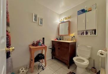 7 VARDY'S AVENUE, CLARENVILLE, Newfoundland, Canada A5A 2A4, ,8 BathroomsBathrooms,Residential,For Sale,VARDY'S AVENUE,5886