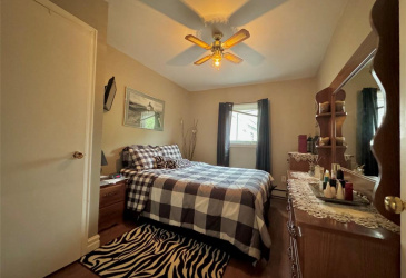 7 VARDY'S AVENUE, CLARENVILLE, Newfoundland, Canada A5A 2A4, ,8 BathroomsBathrooms,Residential,For Sale,VARDY'S AVENUE,5886