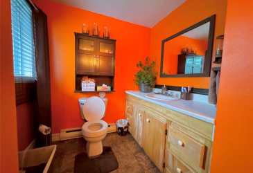 7 VARDY'S AVENUE, CLARENVILLE, Newfoundland, Canada A5A 2A4, ,8 BathroomsBathrooms,Residential,For Sale,VARDY'S AVENUE,5886