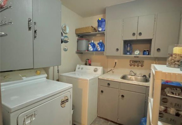 7 VARDY'S AVENUE, CLARENVILLE, Newfoundland, Canada A5A 2A4, ,8 BathroomsBathrooms,Residential,For Sale,VARDY'S AVENUE,5886