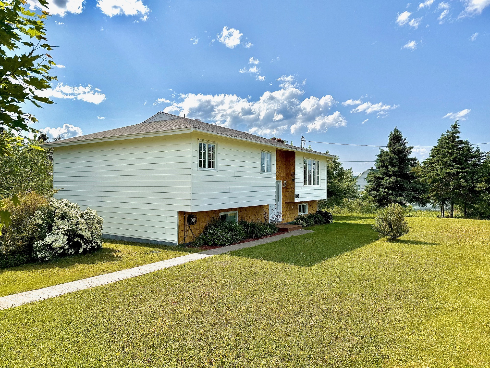 33 OCEANVIEW CRESCENT, BROOKLYN, Newfoundland, Canada A0C 1V0, ,1 BathroomBathrooms,Residential,Reduced,OCEANVIEW CRESCENT,5889