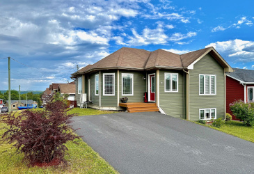 12 CLYDE AVENUE, CLARENVILLE, Newfoundland, Canada A5A 0B4, ,2 BathroomsBathrooms,Residential,Sold,CLYDE AVENUE,5892 12 CLYDE AVENUE, CLARENVILLE, Newfoundland, Canada A5A 0B4, ,2 BathroomsBathrooms,Residential,Sold,CLYDE AVENUE,5892