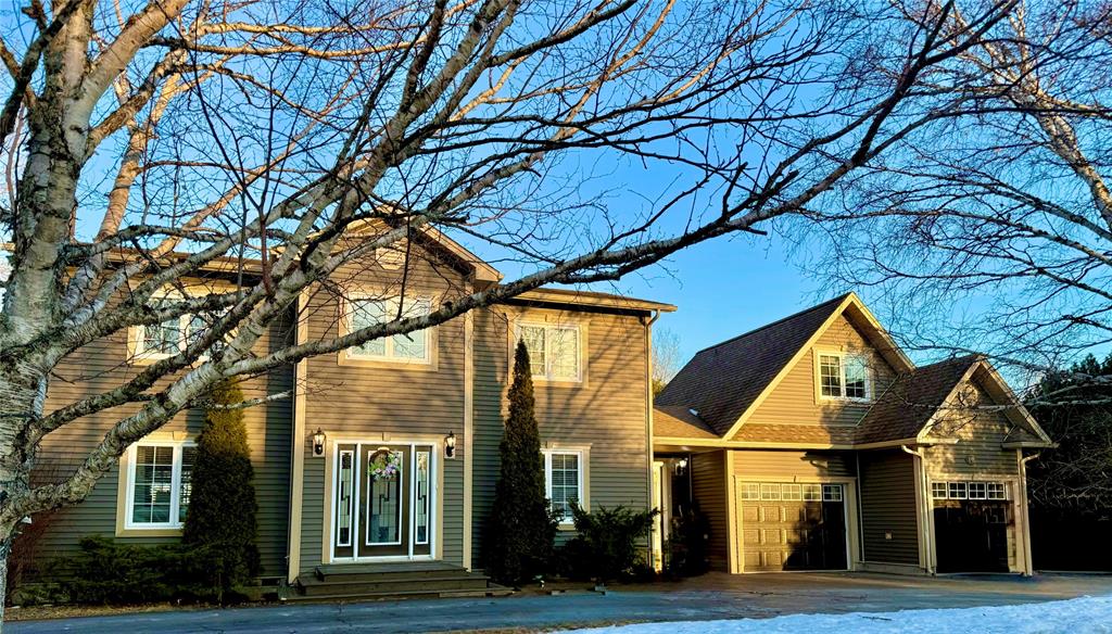 12 GLENVIEW ESTATES, CLARENVILLE, Newfoundland, Canada A5A 4H1, ,3 BathroomsBathrooms,Residential,Sold,GLENVIEW ESTATES,5901