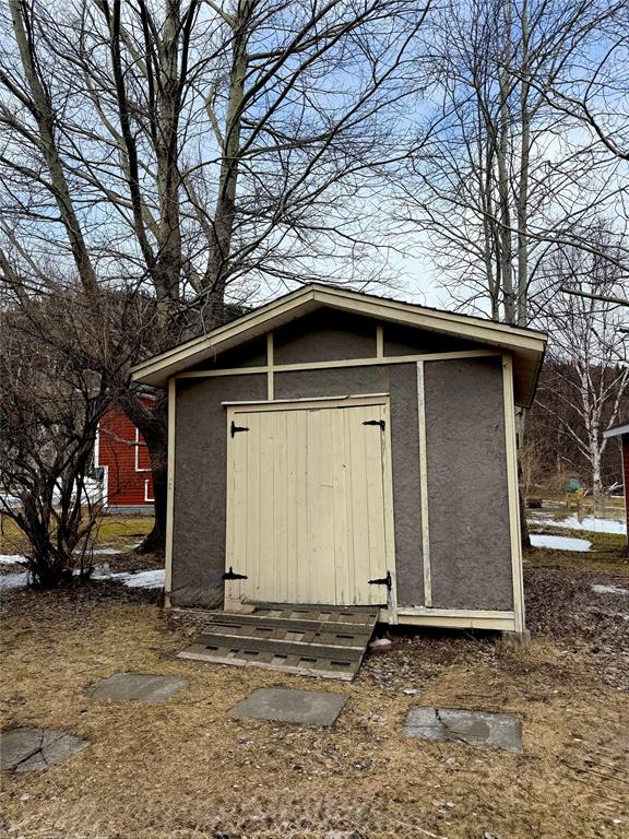 12 GLENVIEW ESTATES, CLARENVILLE, Newfoundland, Canada A5A 4H1, ,3 BathroomsBathrooms,Residential,Sold,GLENVIEW ESTATES,5901