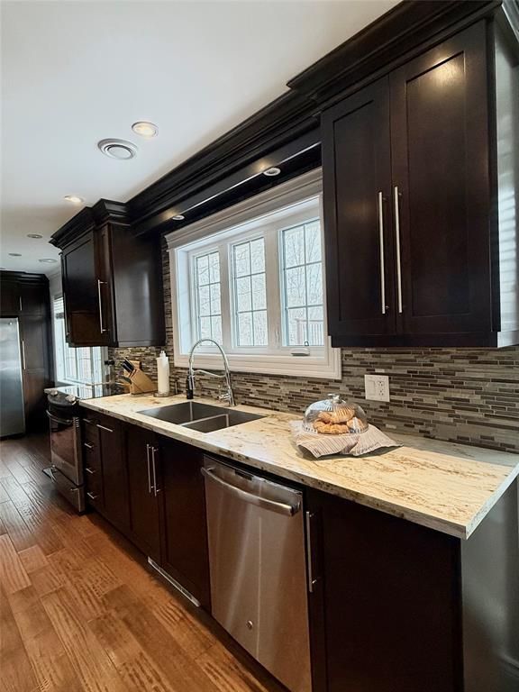 12 GLENVIEW ESTATES, CLARENVILLE, Newfoundland, Canada A5A 4H1, ,3 BathroomsBathrooms,Residential,Sold,GLENVIEW ESTATES,5901