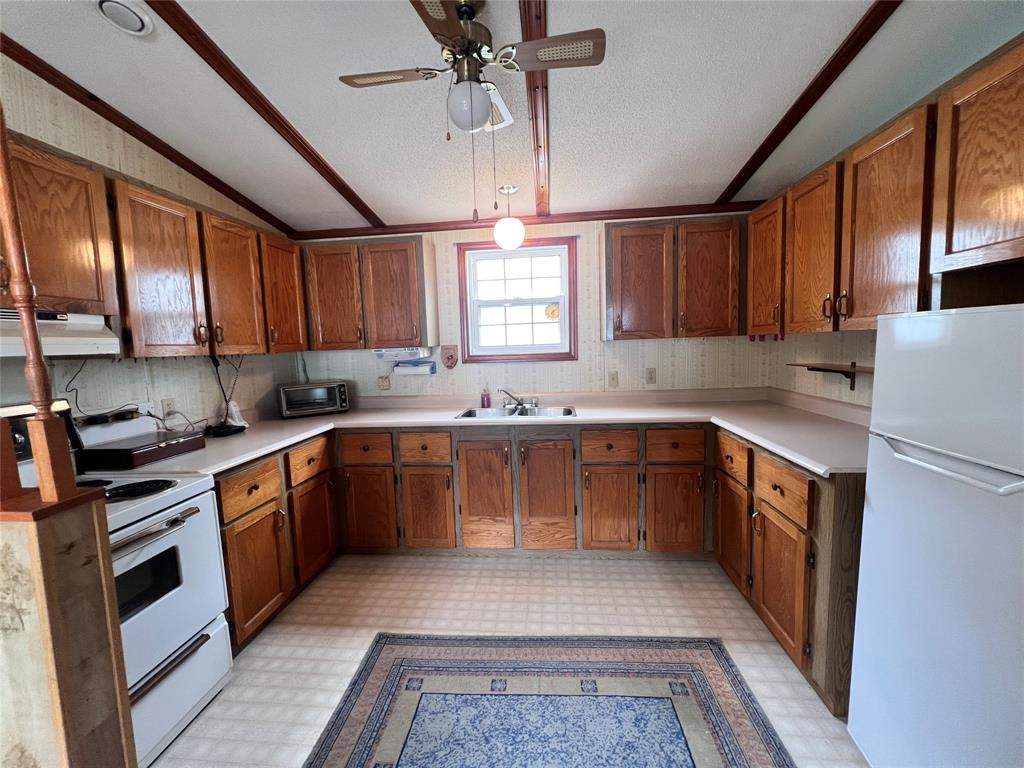 71 WATER STREET, BAY ROBERTS, Newfoundland, Canada A0A 1G0, ,1 BathroomBathrooms,Residential,Reduced,WATER STREET,5907