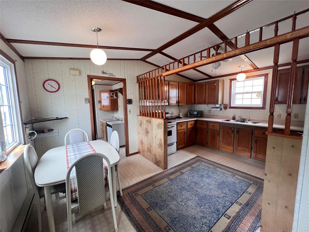 71 WATER STREET, BAY ROBERTS, Newfoundland, Canada A0A 1G0, ,1 BathroomBathrooms,Residential,Reduced,WATER STREET,5907