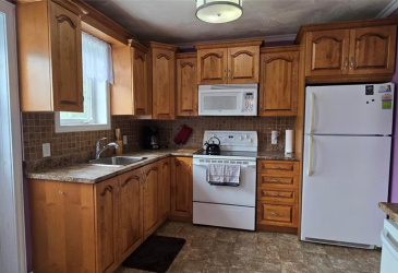 37 HARRIS DRIVE, MARYSTOWN, Newfoundland, Canada A0E 2M0, ,1 BathroomBathrooms,Residential,Reduced,HARRIS DRIVE,5908