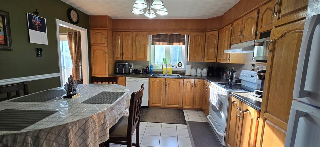 408 CRESTON BOULEVARD, MARYSTOWN, Newfoundland, Canada A0E 2M0, ,2.5 BathroomsBathrooms,Residential,For Sale,CRESTON BOULEVARD,5910