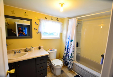 40 MAIN ROAD, NEW MELBOURNE, Newfoundland, Canada A0B 2R0, ,2 BathroomsBathrooms,Residential,Reduced,MAIN ROAD,5912