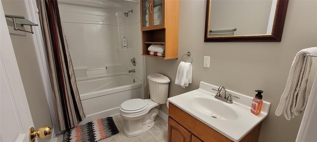72 CRESTON BOULEVARD, MARYSTOWN, Newfoundland, Canada A0E 2M0, ,2 BathroomsBathrooms,Residential,For Sale,CRESTON BOULEVARD,5913