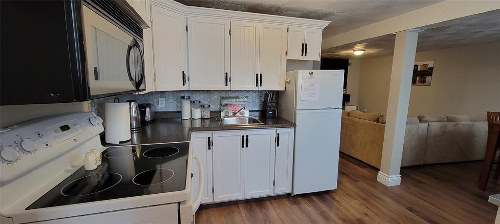 72 CRESTON BOULEVARD, MARYSTOWN, Newfoundland, Canada A0E 2M0, ,2 BathroomsBathrooms,Residential,For Sale,CRESTON BOULEVARD,5913
