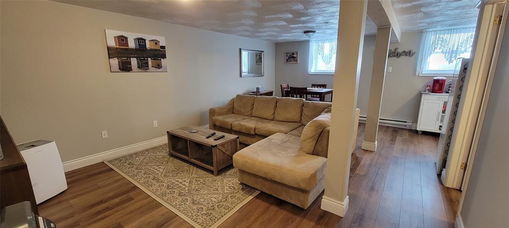 72 CRESTON BOULEVARD, MARYSTOWN, Newfoundland, Canada A0E 2M0, ,2 BathroomsBathrooms,Residential,For Sale,CRESTON BOULEVARD,5913