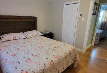 72 CRESTON BOULEVARD, MARYSTOWN, Newfoundland, Canada A0E 2M0, ,2 BathroomsBathrooms,Residential,For Sale,CRESTON BOULEVARD,5913