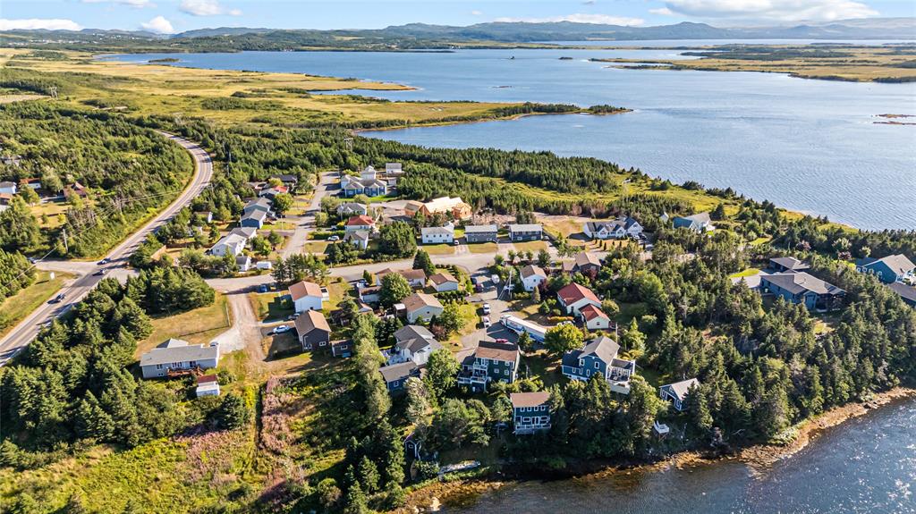 6 BRAKE PLACE, MARYSTOWN, Newfoundland, Canada A0E 1K0, ,2 BathroomsBathrooms,Residential,Reduced,BRAKE PLACE,5925