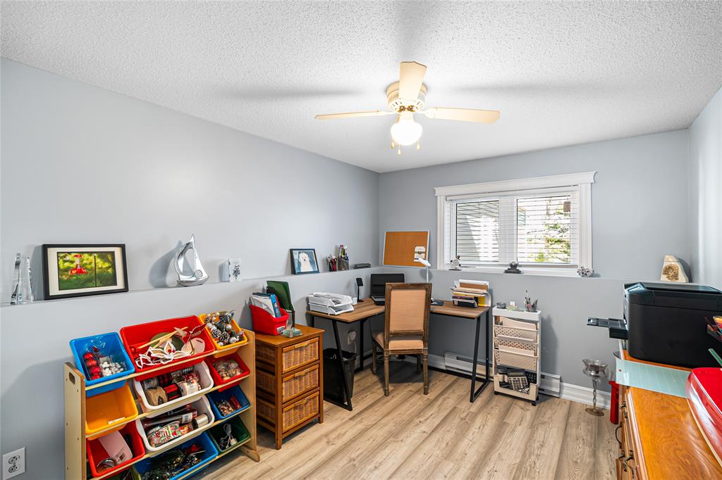 6 BRAKE PLACE, MARYSTOWN, Newfoundland, Canada A0E 1K0, ,2 BathroomsBathrooms,Residential,Reduced,BRAKE PLACE,5925