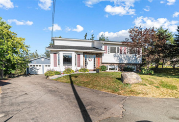 6 BRAKE PLACE, MARYSTOWN, Newfoundland, Canada A0E 1K0, ,2 BathroomsBathrooms,Residential,Reduced,BRAKE PLACE,5925