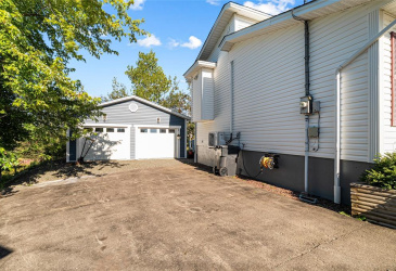 6 BRAKE PLACE, MARYSTOWN, Newfoundland, Canada A0E 1K0, ,2 BathroomsBathrooms,Residential,Reduced,BRAKE PLACE,5925