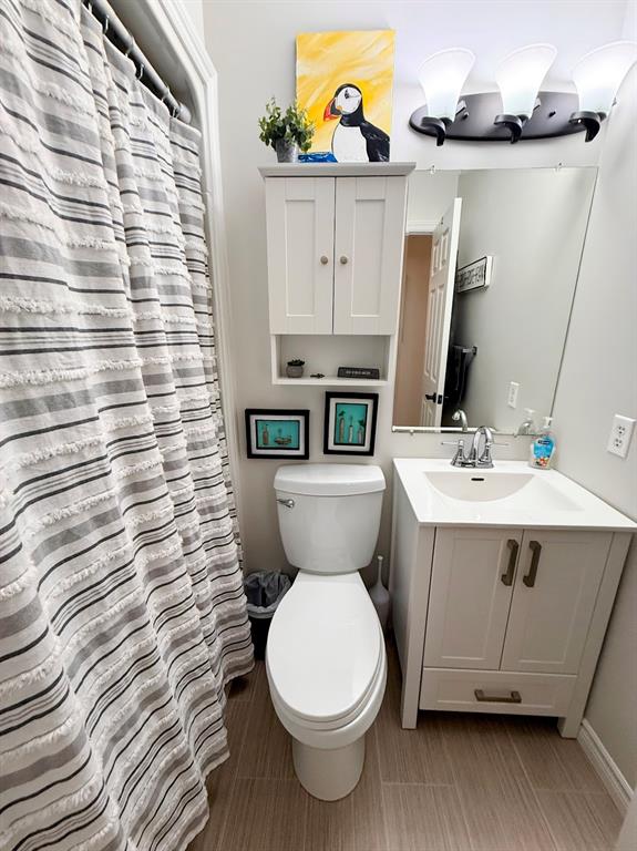 15 HIBERNIA DRIVE, CLARENVILLE, Newfoundland, Canada A5N 1H5, ,3 BathroomsBathrooms,Residential,Sold,HIBERNIA DRIVE,5933