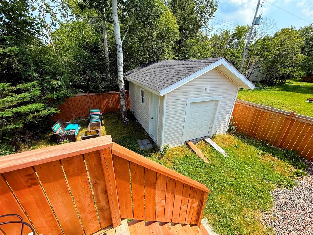 15 HIBERNIA DRIVE, CLARENVILLE, Newfoundland, Canada A5N 1H5, ,3 BathroomsBathrooms,Residential,Sold,HIBERNIA DRIVE,5933