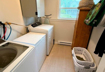15 HIBERNIA DRIVE, CLARENVILLE, Newfoundland, Canada A5N 1H5, ,3 BathroomsBathrooms,Residential,Sold,HIBERNIA DRIVE,5933