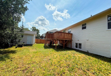 15 HIBERNIA DRIVE, CLARENVILLE, Newfoundland, Canada A5N 1H5, ,3 BathroomsBathrooms,Residential,Sold,HIBERNIA DRIVE,5933