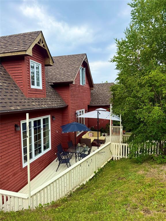 42 MUNICIPAL SQUARE, CLARENVILLE, Newfoundland, Canada A5A 1T2, ,2 BathroomsBathrooms,Residential,Sale Pending,MUNICIPAL SQUARE,5934