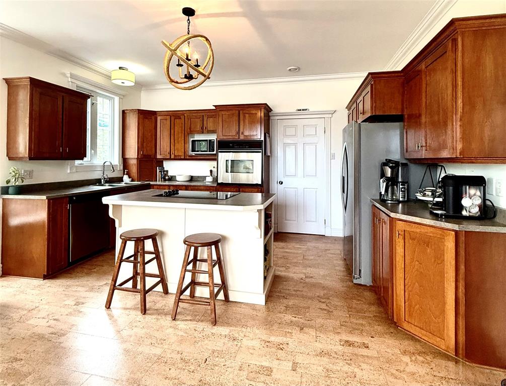 42 MUNICIPAL SQUARE, CLARENVILLE, Newfoundland, Canada A5A 1T2, ,2 BathroomsBathrooms,Residential,Sale Pending,MUNICIPAL SQUARE,5934