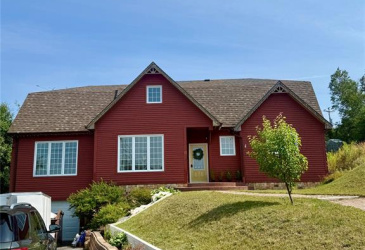 42 MUNICIPAL SQUARE, CLARENVILLE, Newfoundland, Canada A5A 1T2, ,2 BathroomsBathrooms,Residential,Sale Pending,MUNICIPAL SQUARE,5934
