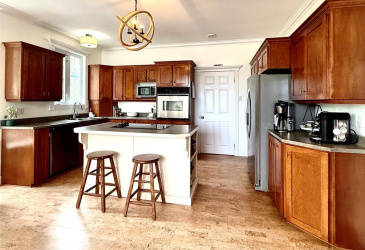42 MUNICIPAL SQUARE, CLARENVILLE, Newfoundland, Canada A5A 1T2, ,2 BathroomsBathrooms,Residential,Sale Pending,MUNICIPAL SQUARE,5934