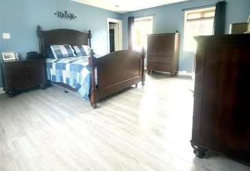 11 MUNICIPAL SQUARE, CLARENVILLE, Newfoundland, Canada A5A 1T4, ,2 BathroomsBathrooms,Residential,For Sale,MUNICIPAL SQUARE,5946