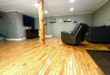 11 MUNICIPAL SQUARE, CLARENVILLE, Newfoundland, Canada A5A 1T4, ,2 BathroomsBathrooms,Residential,For Sale,MUNICIPAL SQUARE,5946