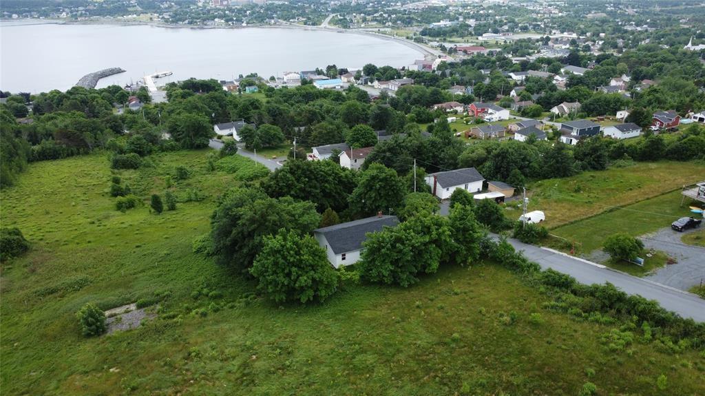 32-34 BEMISTER'S HILL, CARBONEAR, Newfoundland, Canada A1Y 1B7, ,1 BathroomBathrooms,Residential,Sale Pending,BEMISTER'S HILL,5949