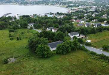 32-34 BEMISTER'S HILL, CARBONEAR, Newfoundland, Canada A1Y 1B7, ,1 BathroomBathrooms,Residential,Sale Pending,BEMISTER'S HILL,5949