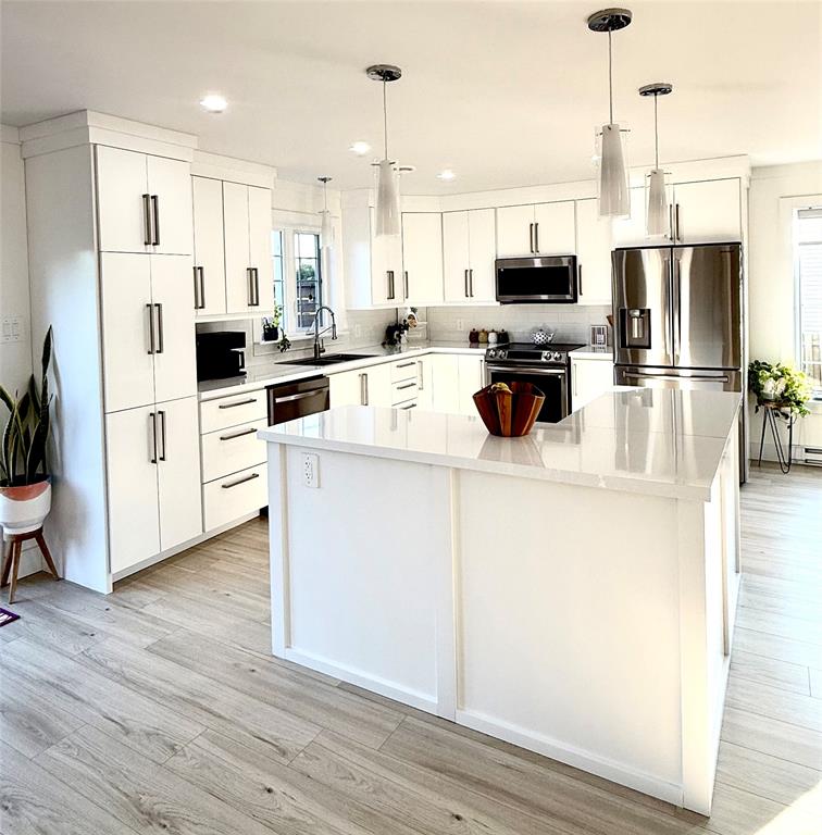 192 HARBOUR DRIVE, HILLVIEW, Newfoundland, Canada A0E 2A0, ,2 BathroomsBathrooms,Residential,Sold,HARBOUR DRIVE,5954