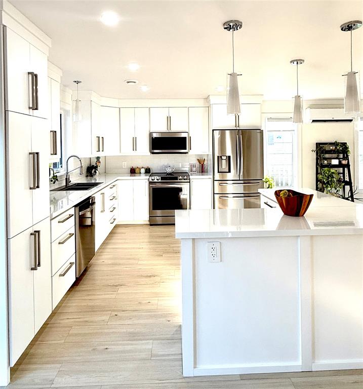 192 HARBOUR DRIVE, HILLVIEW, Newfoundland, Canada A0E 2A0, ,2 BathroomsBathrooms,Residential,Sold,HARBOUR DRIVE,5954