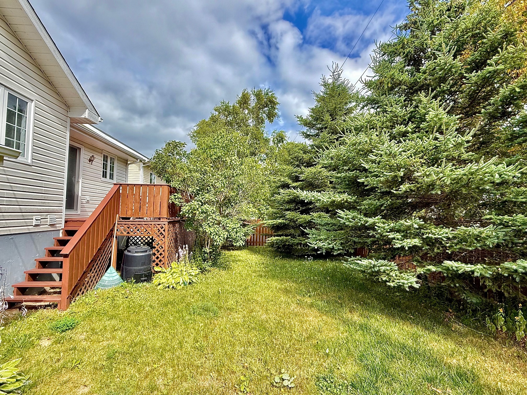 21 HIBERNIA DRIVE, CLARENVILLE, Newfoundland, Canada A5A 1H5, ,3 BathroomsBathrooms,Residential,Sale Pending,HIBERNIA DRIVE,5959