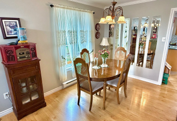 21 HIBERNIA DRIVE, CLARENVILLE, Newfoundland, Canada A5A 1H5, ,3 BathroomsBathrooms,Residential,Sale Pending,HIBERNIA DRIVE,5959