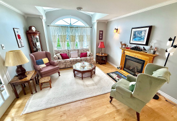 21 HIBERNIA DRIVE, CLARENVILLE, Newfoundland, Canada A5A 1H5, ,3 BathroomsBathrooms,Residential,Sale Pending,HIBERNIA DRIVE,5959